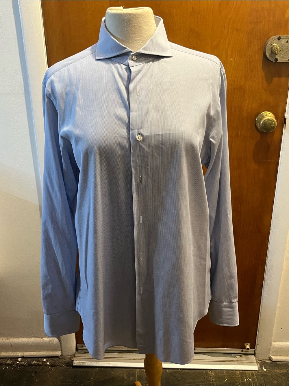 Marker’s Men’s Shirt Slim Fit Long Sleeve Blue Pinstripe. Size 16 35 Liberty 225